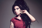 "Amy: The Girl Behind The Name" è il docufilm incentrato sulla vita di Winehouse.