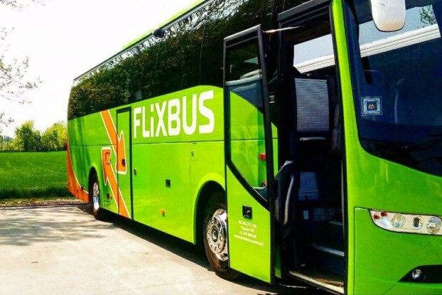 Un mezzo della scuderia Flixbus (fonte: Associazione Luca Coscioni)